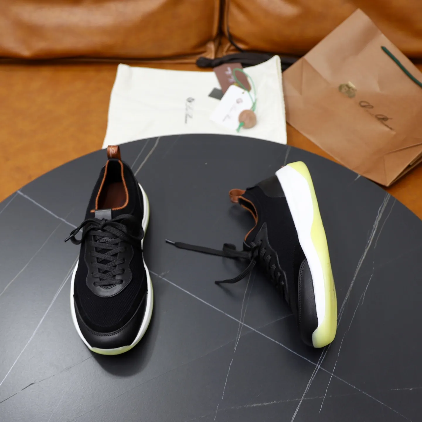 Factory price: 💰620 Loropiana LP men's shoes ♞size; 38-44 "45.46 customization" cowhide stitching and cowhide feet. It is really easy to wear, lazy, relaxed, casual, perfect comfort, and there are many color choices, and they all look good with clothes. Is it true that Loropiana can bring social value? “Loropiana is the best thing money can buy”